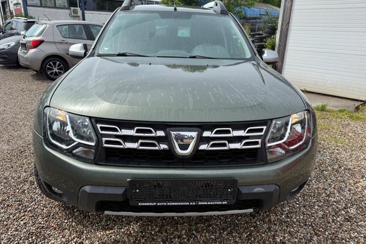 Grøn Dacia Duster fra 2015
