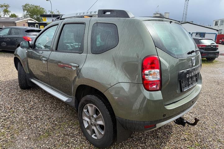Grøn Dacia Duster fra 2015