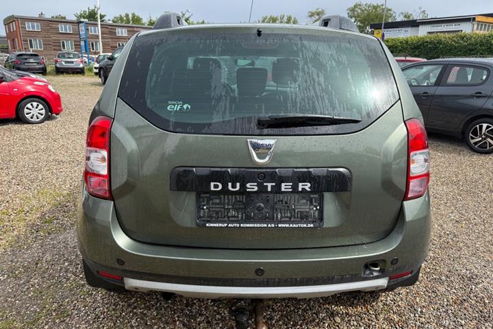 Grøn Dacia Duster fra 2015
