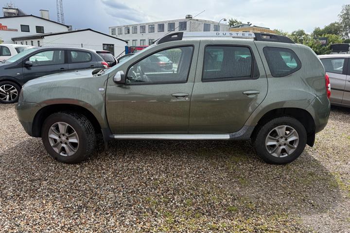 Grøn Dacia Duster fra 2015