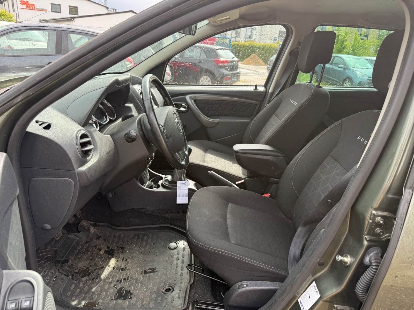 Grøn Dacia Duster fra 2015