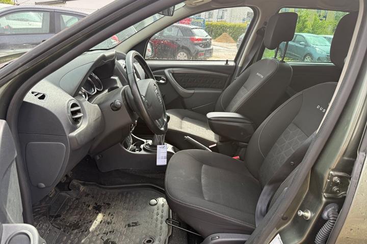 Grøn Dacia Duster fra 2015