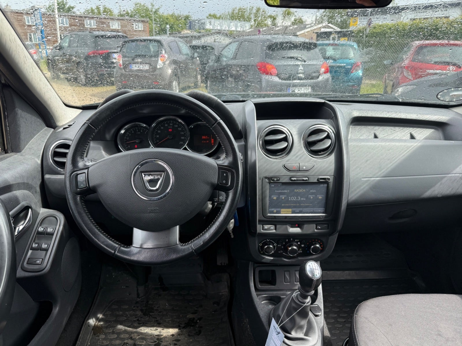 Grøn Dacia Duster fra 2015