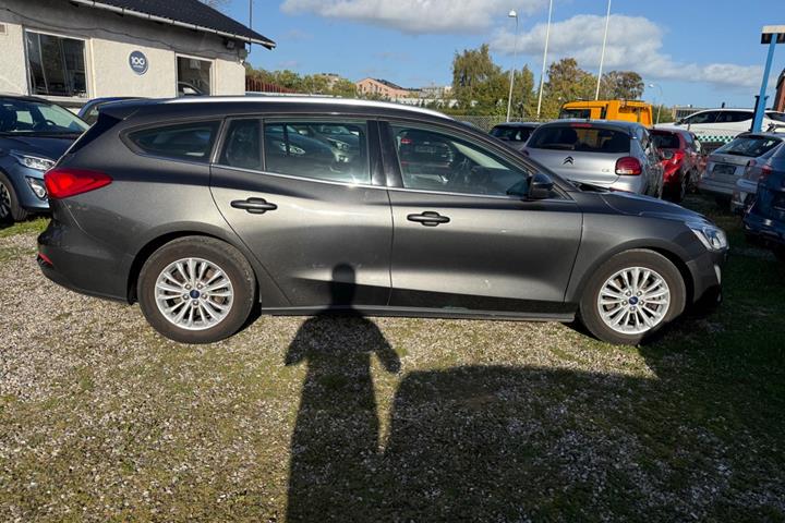Grå Ford Focus fra 2019