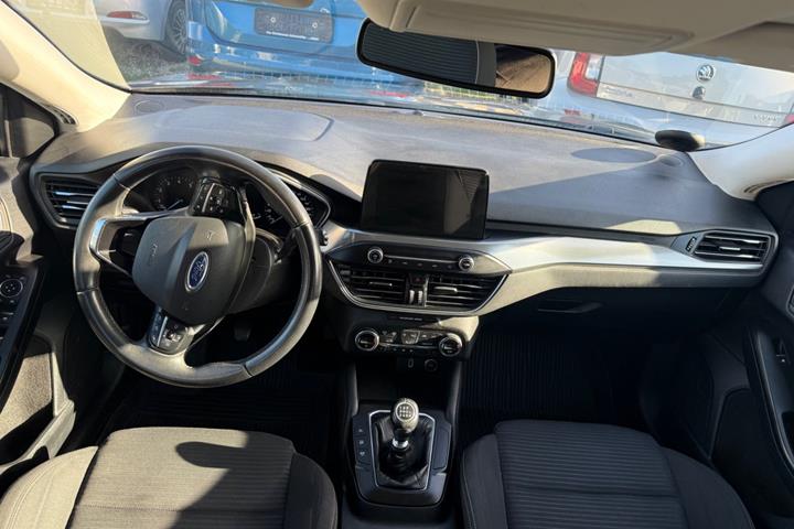 Grå Ford Focus fra 2019