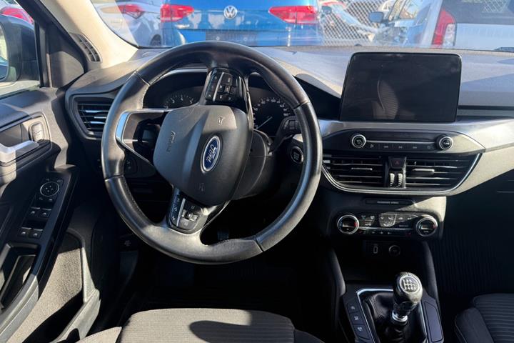 Grå Ford Focus fra 2019