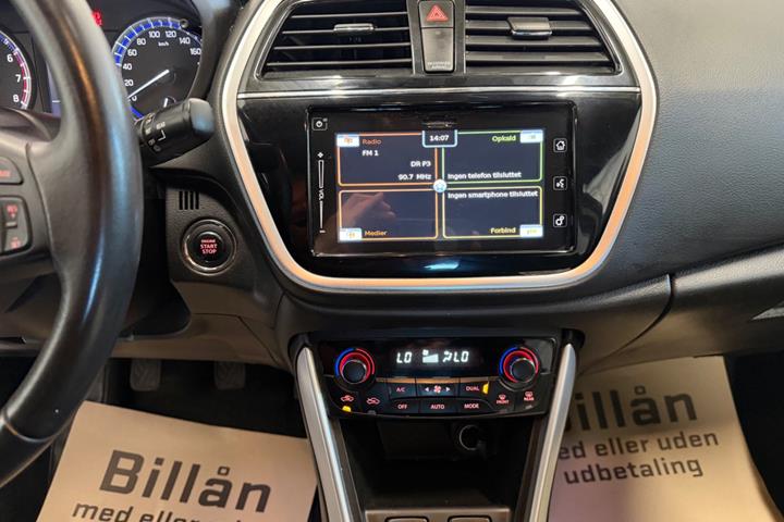 Hvid Suzuki S-Cross fra 2016