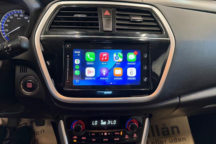 Hvid Suzuki S-Cross fra 2016
