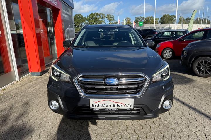 Grå Subaru Outback fra 2020