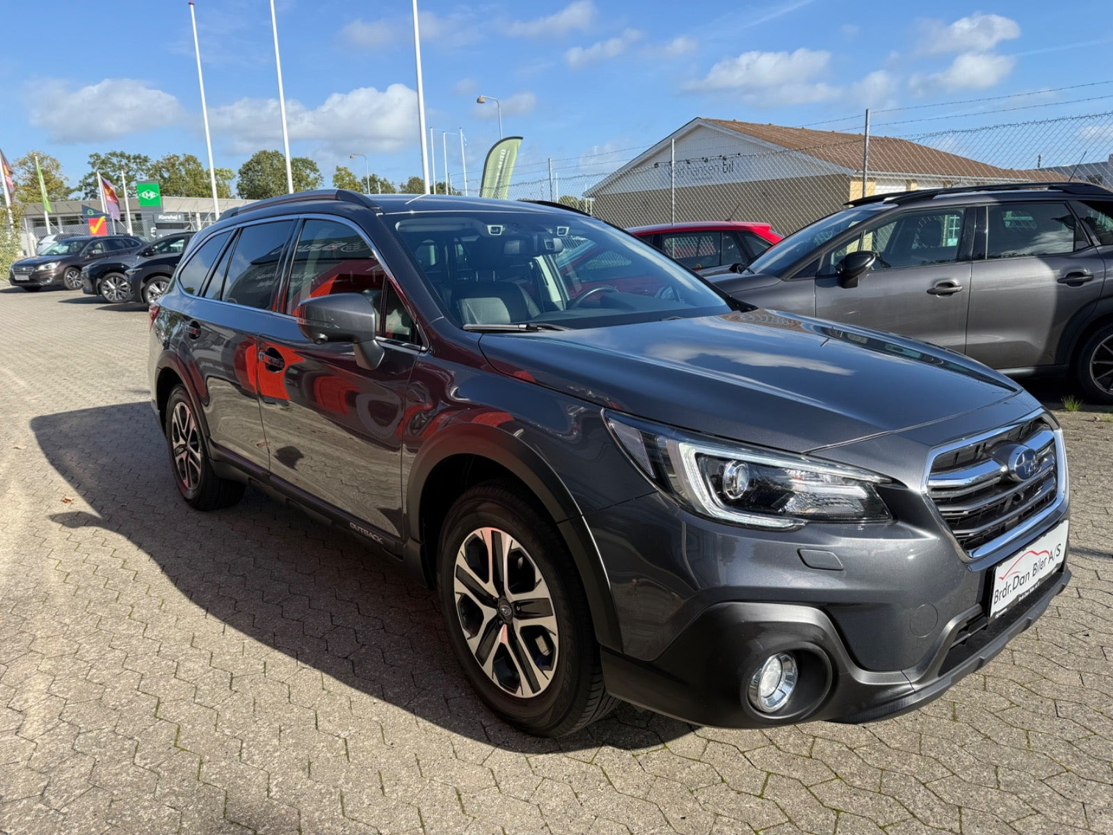 Grå Subaru Outback fra 2020