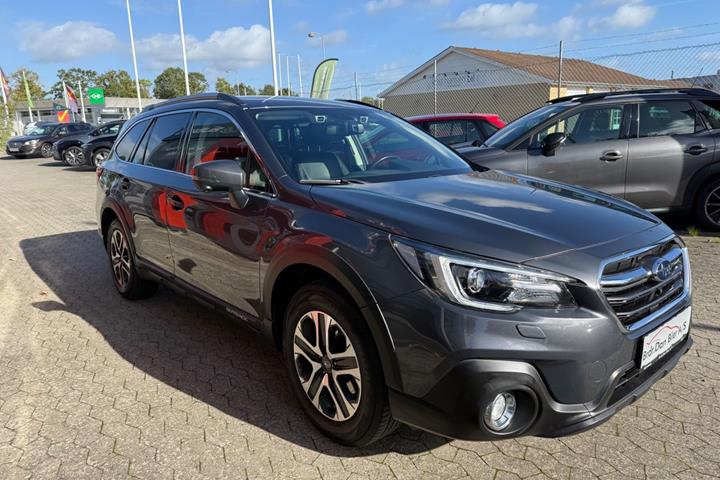 Grå Subaru Outback fra 2020