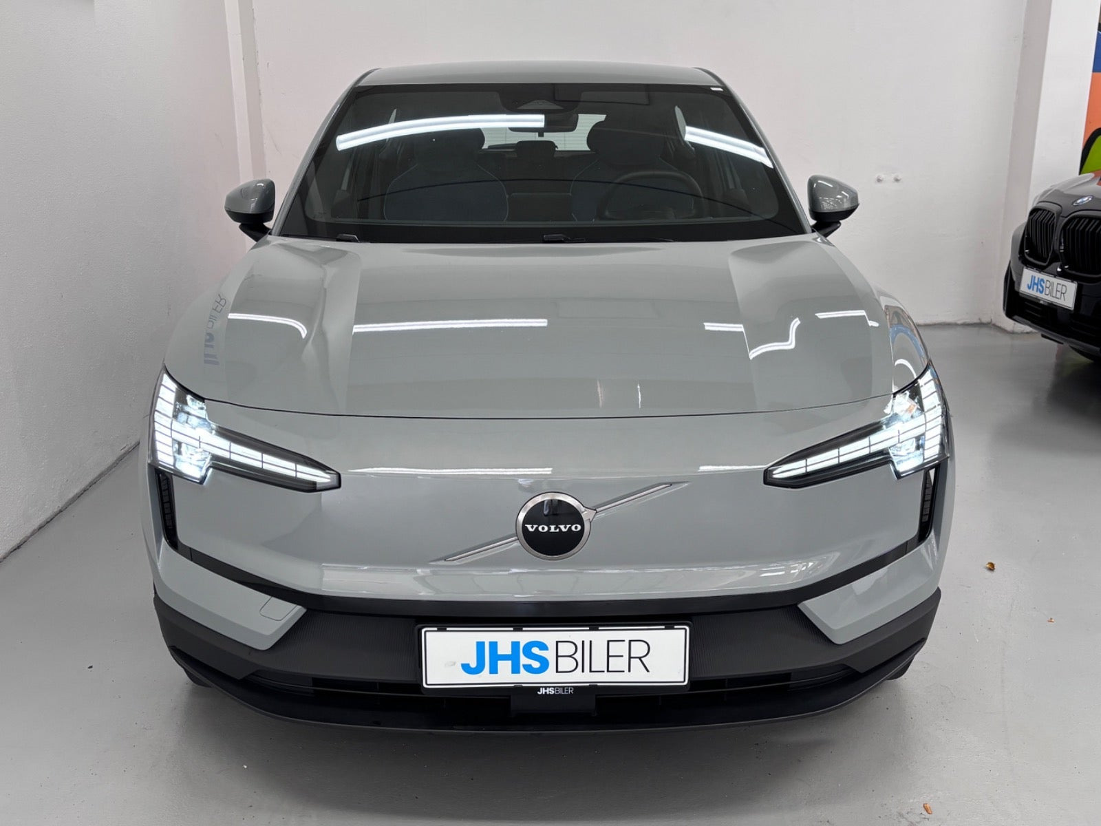 Grå Volvo EX30 fra 2024
