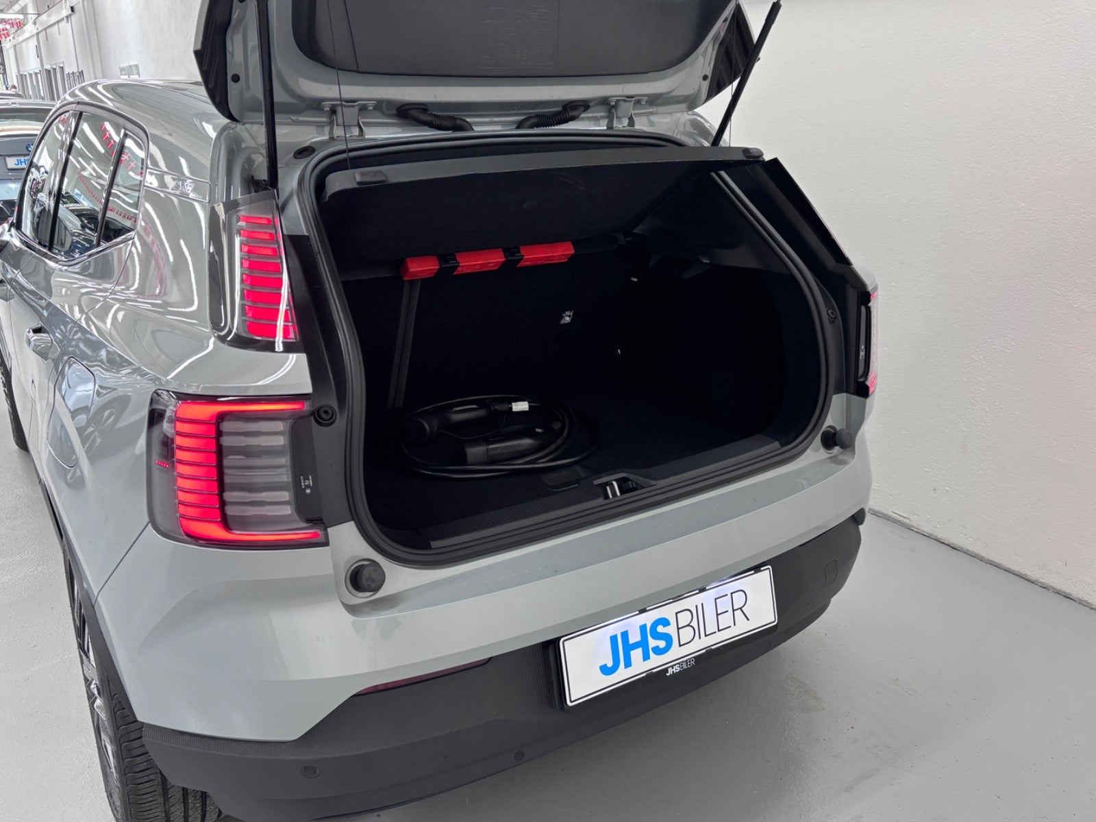 Grå Volvo EX30 fra 2024