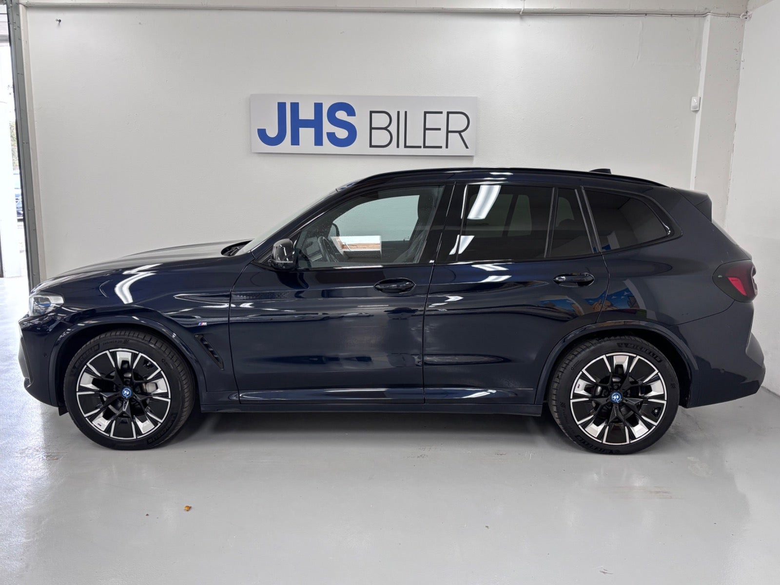 Sort BMW iX3 fra 2022