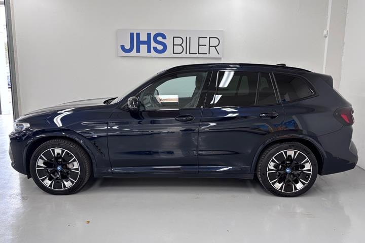 Sort BMW iX3 fra 2022