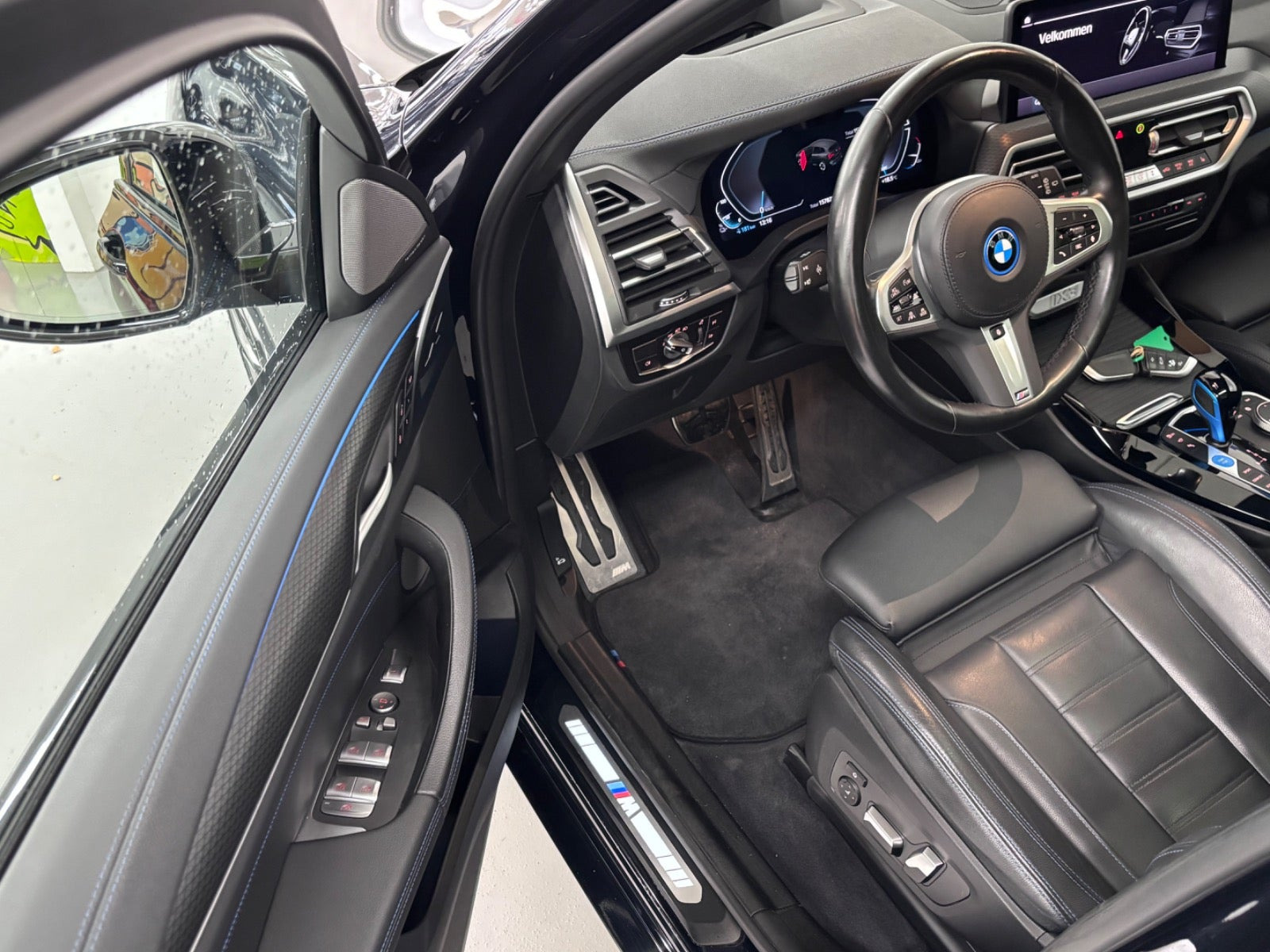 Sort BMW iX3 fra 2022
