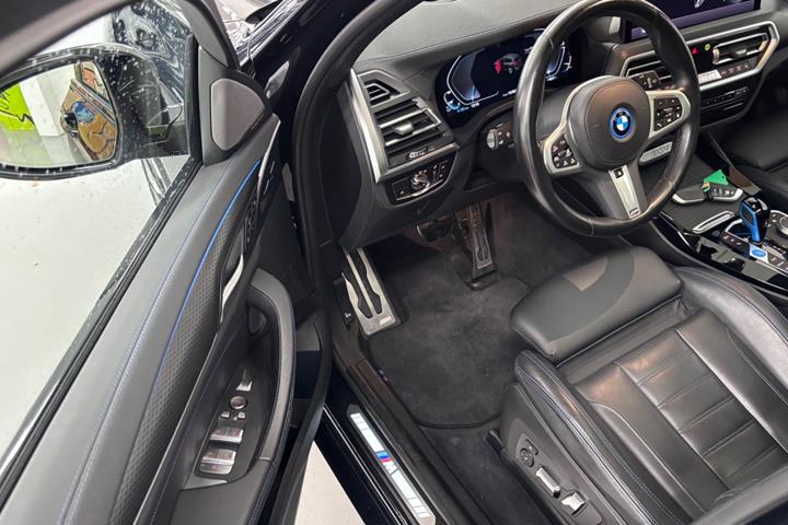 Sort BMW iX3 fra 2022