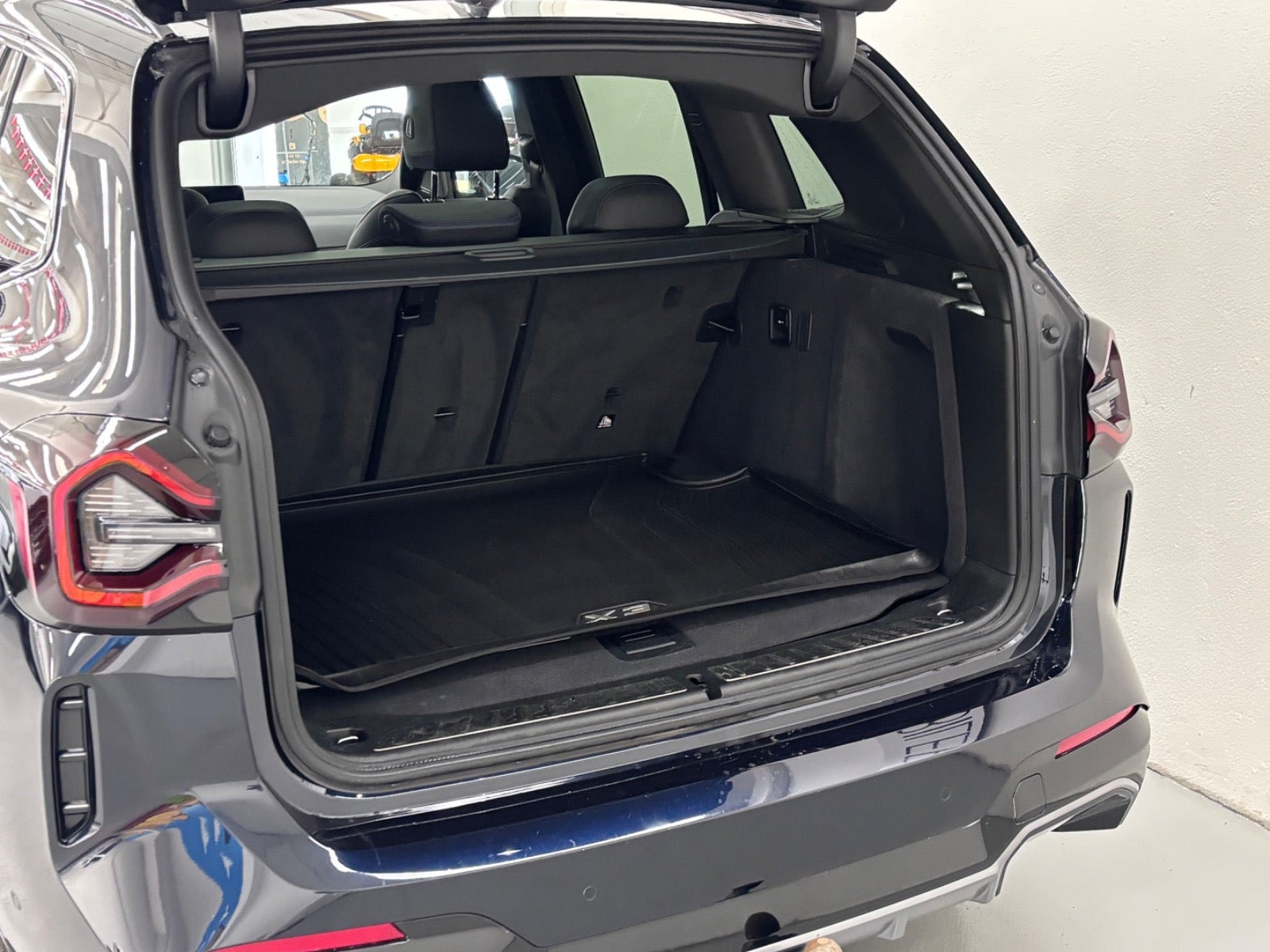 Sort BMW iX3 fra 2022