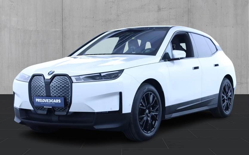BMW iX xDrive40 Fully Charged