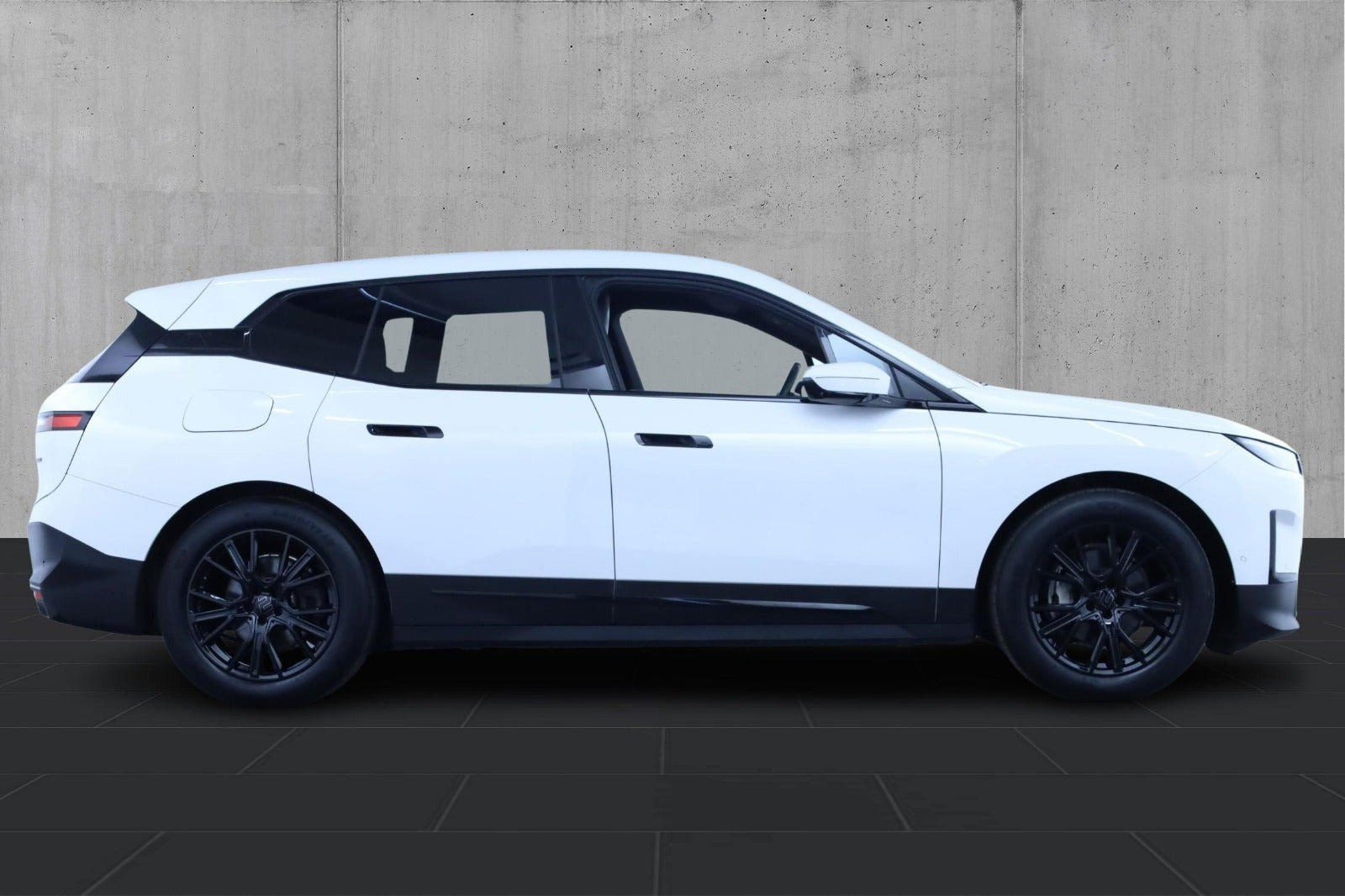 Hvid BMW iX fra 2022