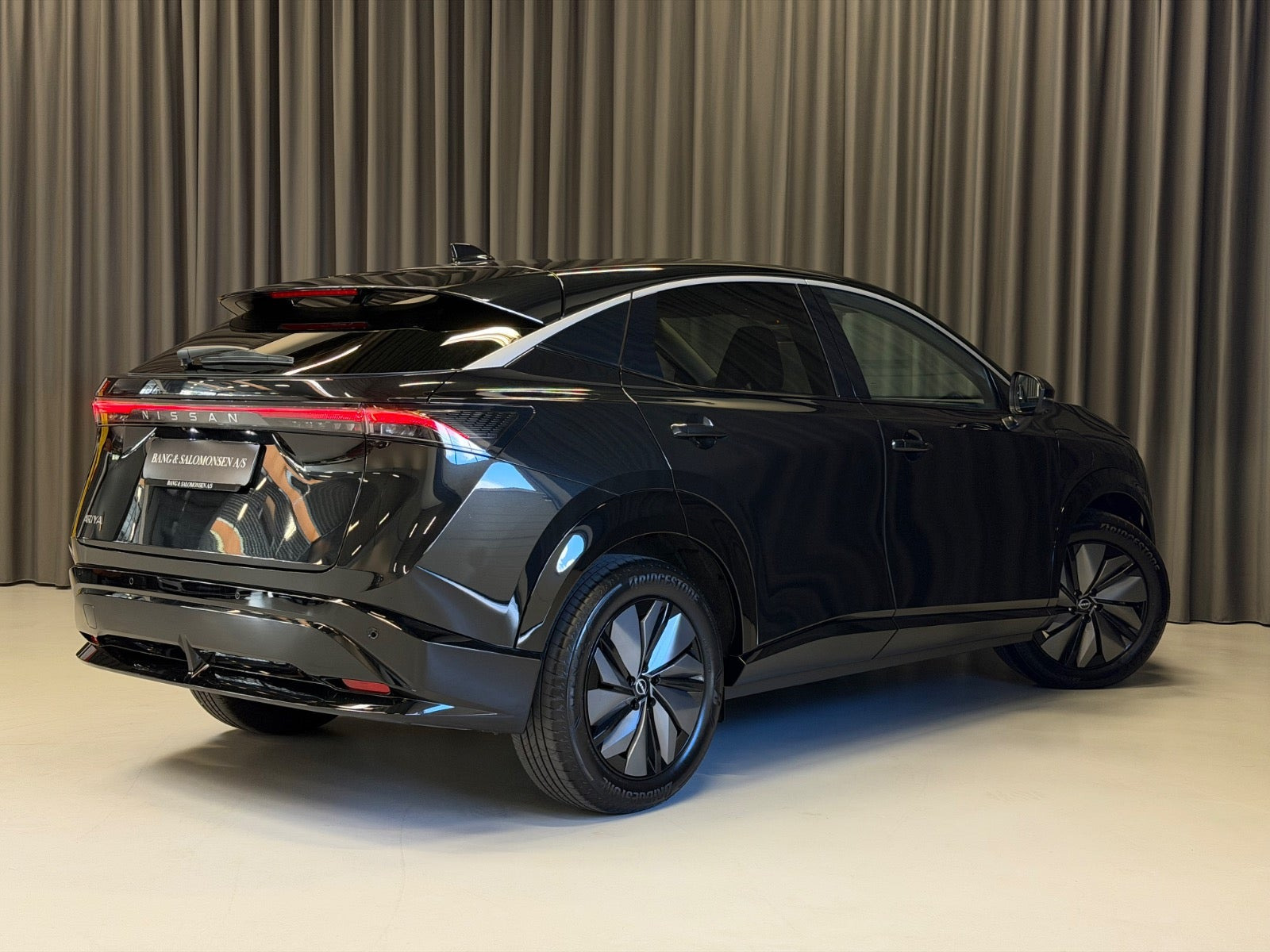 Sort Nissan Ariya fra 2026