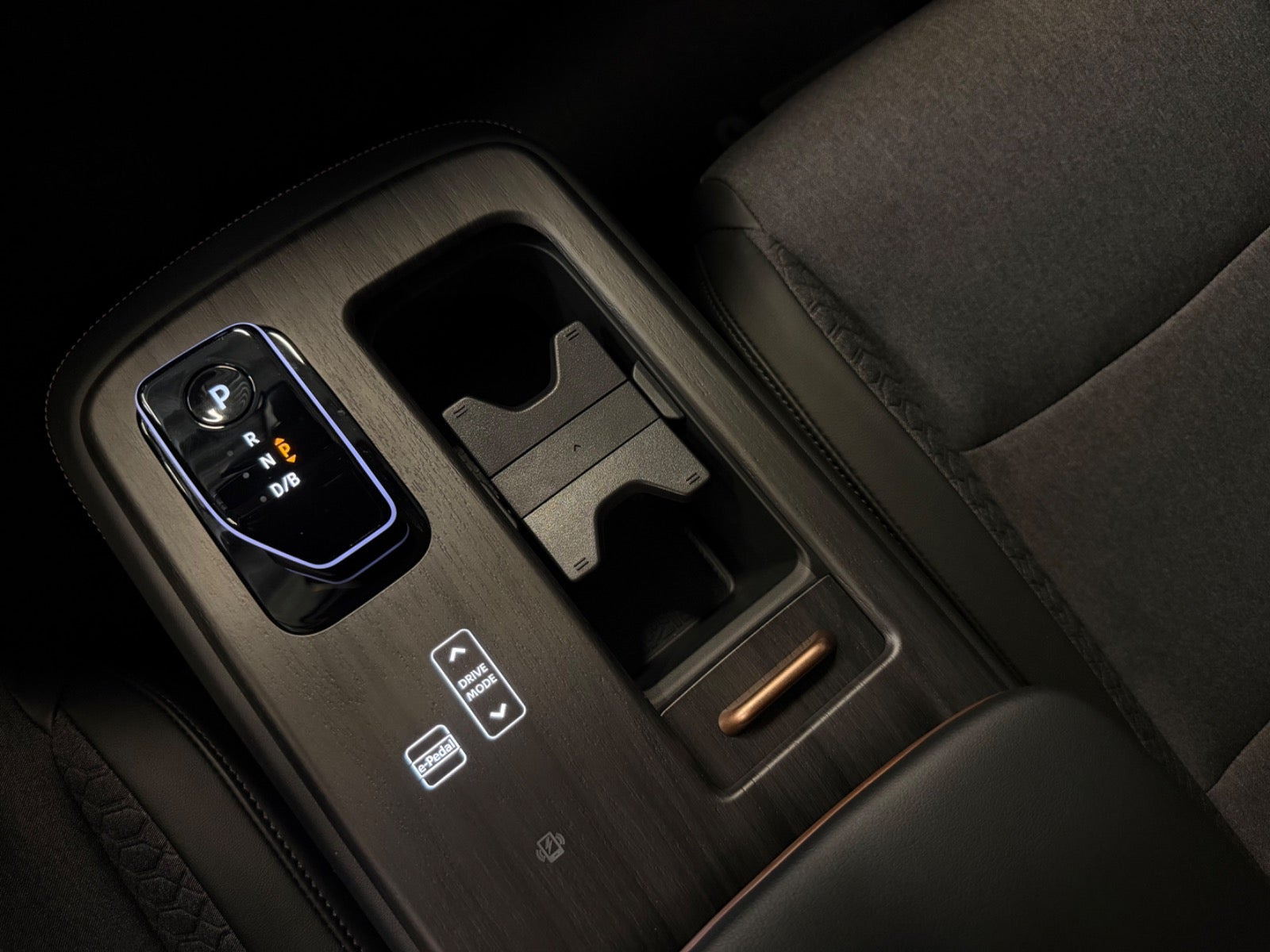 Sort Nissan Ariya fra 2026