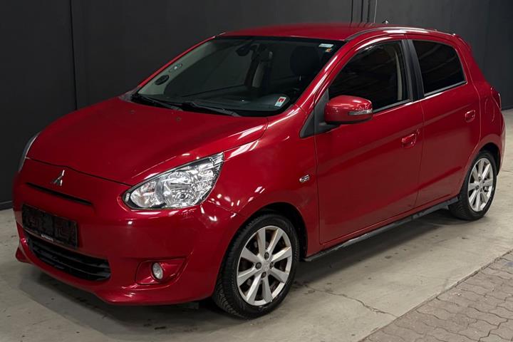 undefined Mitsubishi Space Star fra 2015 set udefra