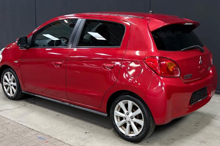 undefined Mitsubishi Space Star fra 2015
