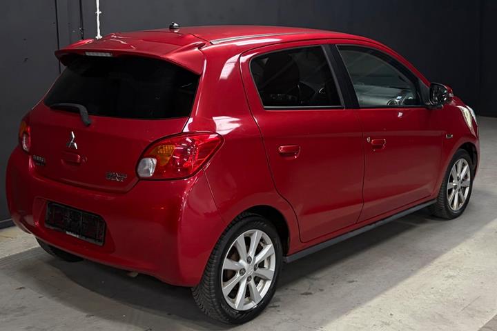 undefined Mitsubishi Space Star fra 2015