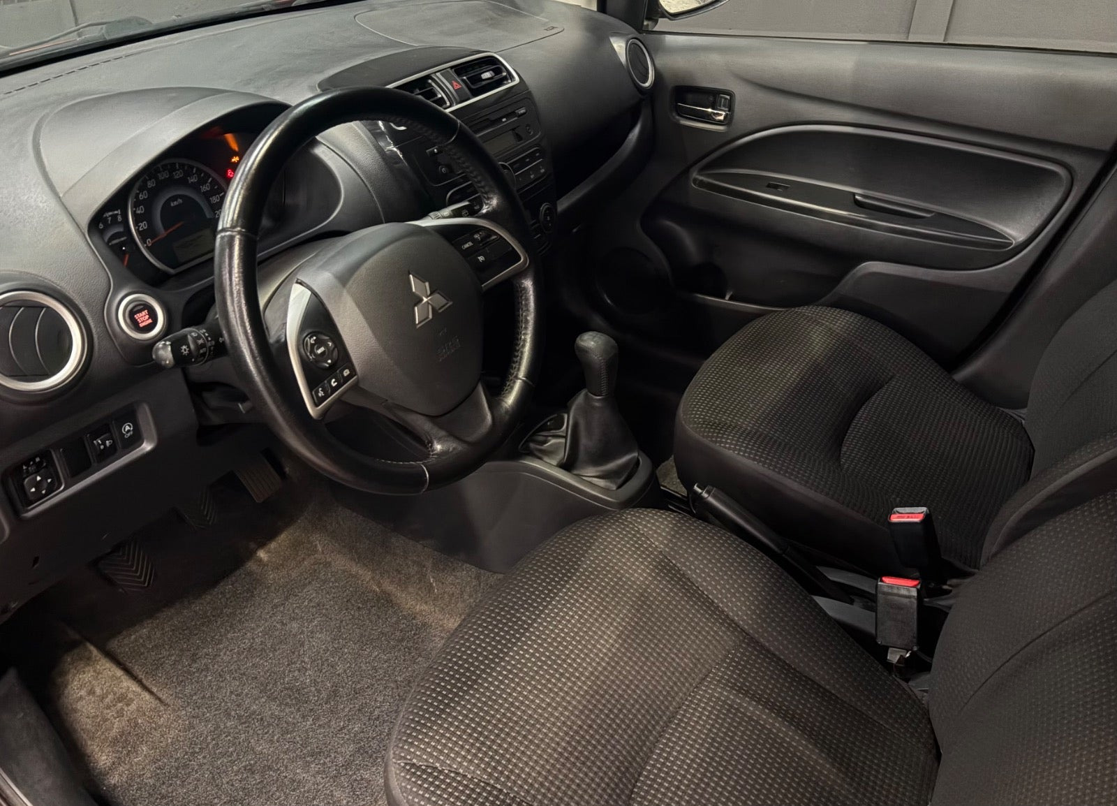undefined Mitsubishi Space Star fra 2015