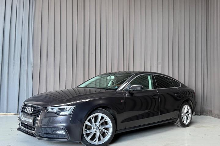 Grå Audi A5 fra 2016