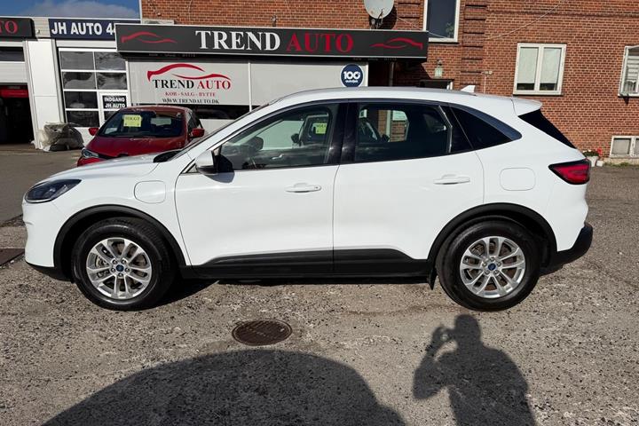 Hvid Ford Kuga fra 2021