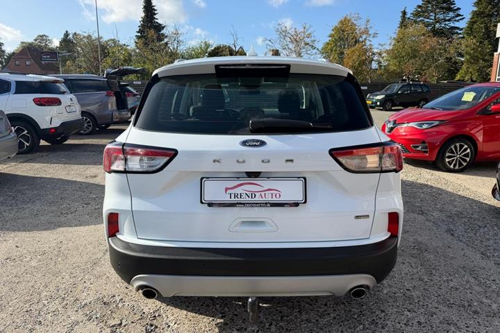 Hvid Ford Kuga fra 2021