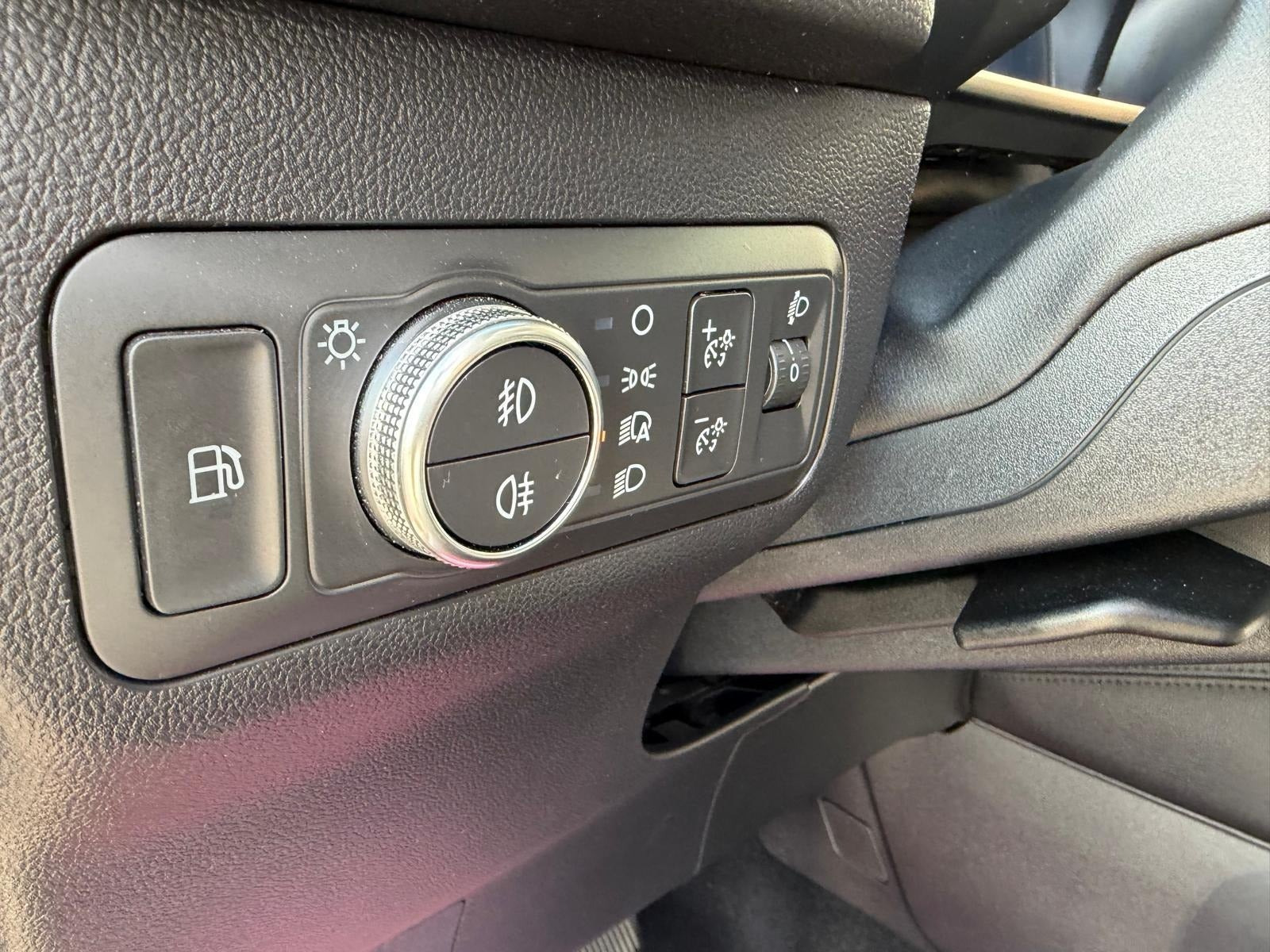 Hvid Ford Kuga fra 2021
