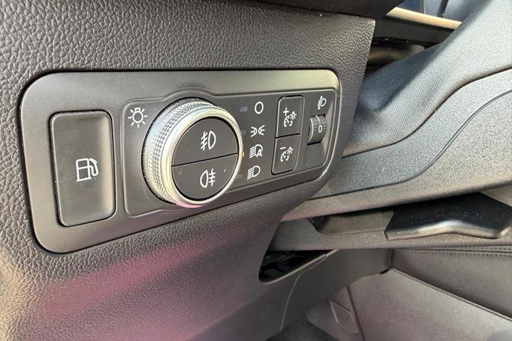 Hvid Ford Kuga fra 2021