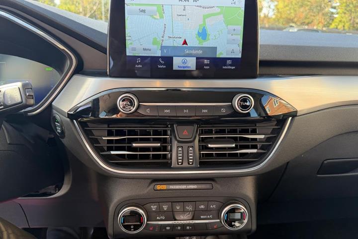 Hvid Ford Kuga fra 2021