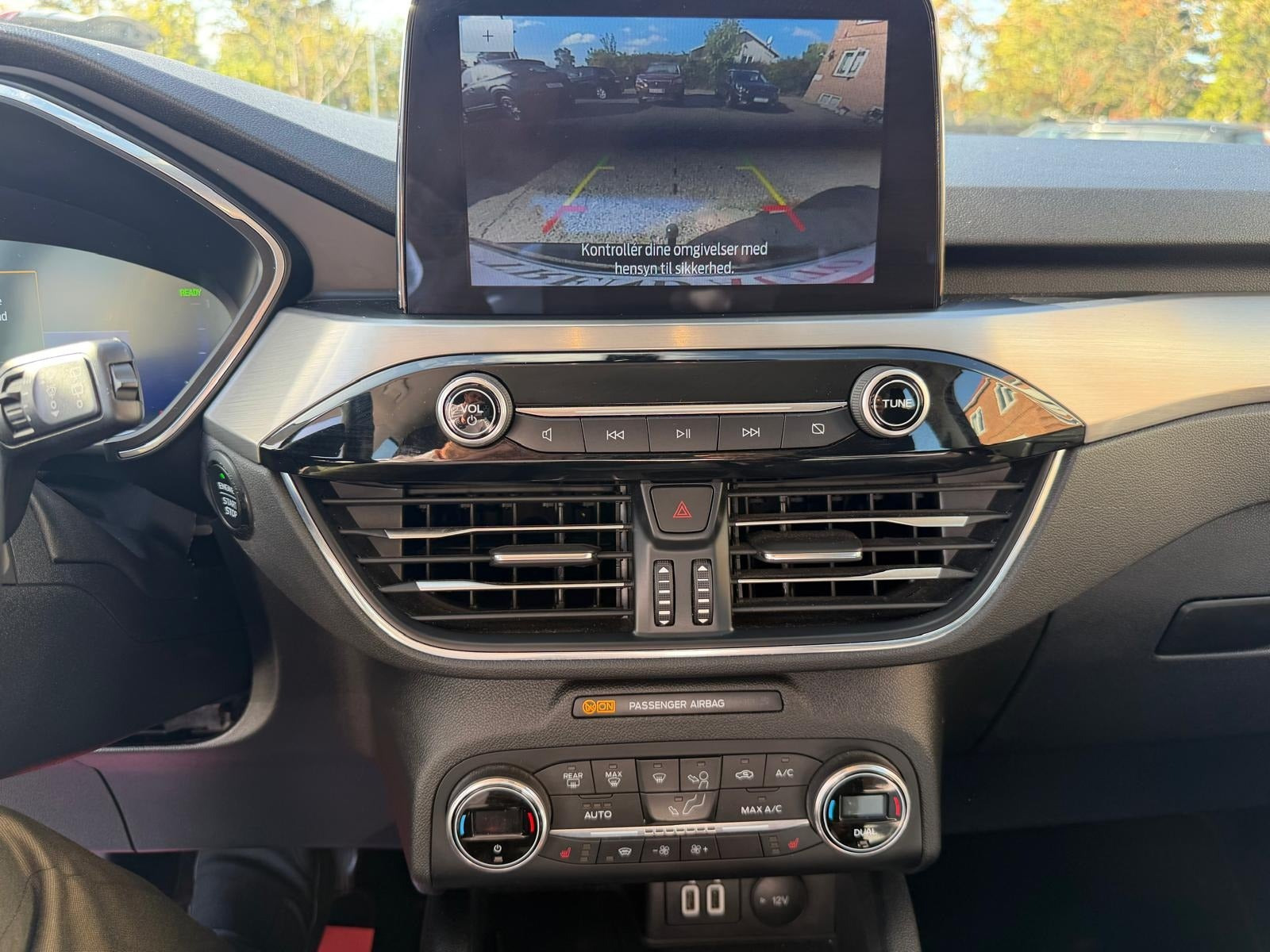 Hvid Ford Kuga fra 2021