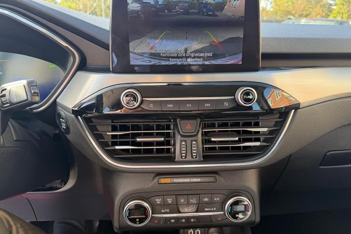 Hvid Ford Kuga fra 2021