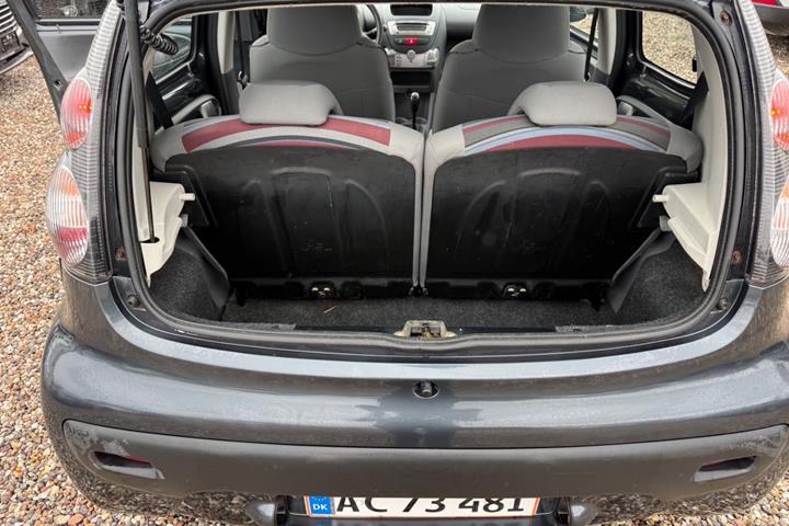 Grå Citroën C1 fra 2009
