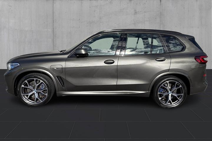 Brun BMW X5 fra 2022
