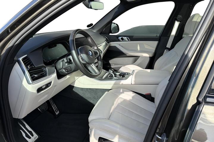 Brun BMW X5 fra 2022