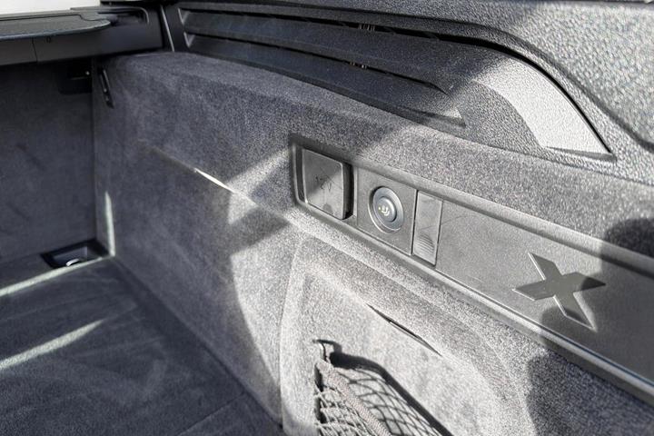Brun BMW X5 fra 2022