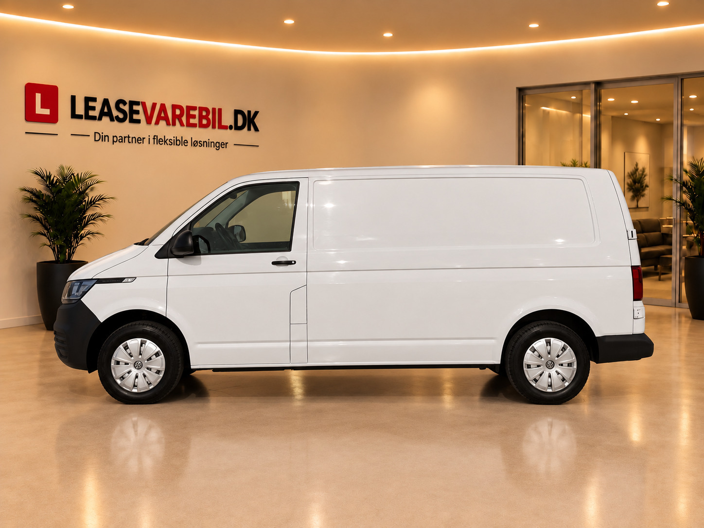 Hvid VW Transporter fra 2021