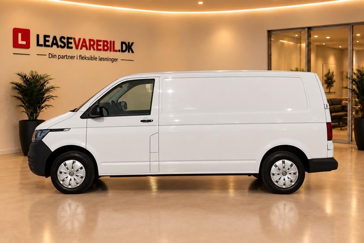 Hvid VW Transporter fra 2021