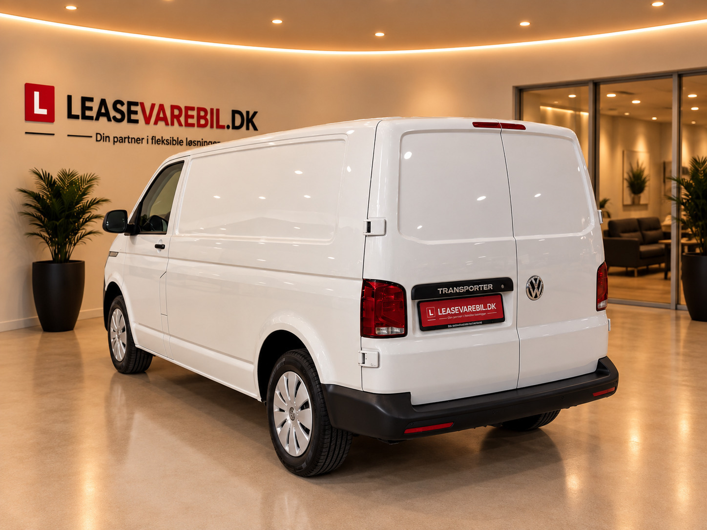 Hvid VW Transporter fra 2021