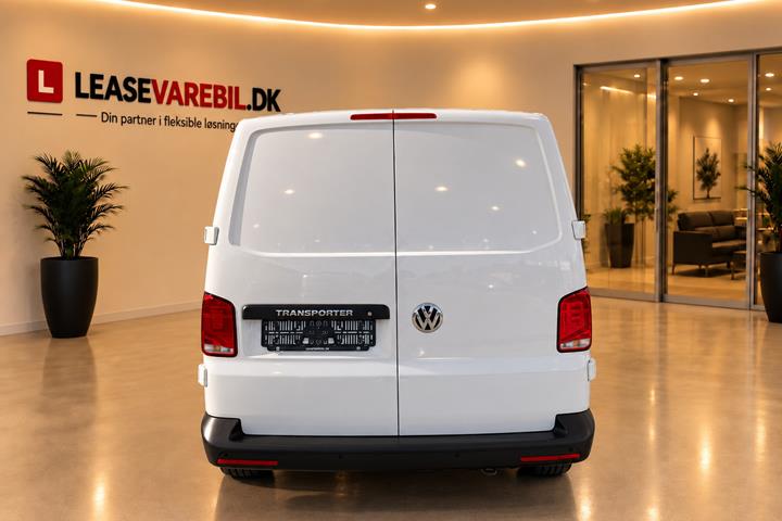 Hvid VW Transporter fra 2021