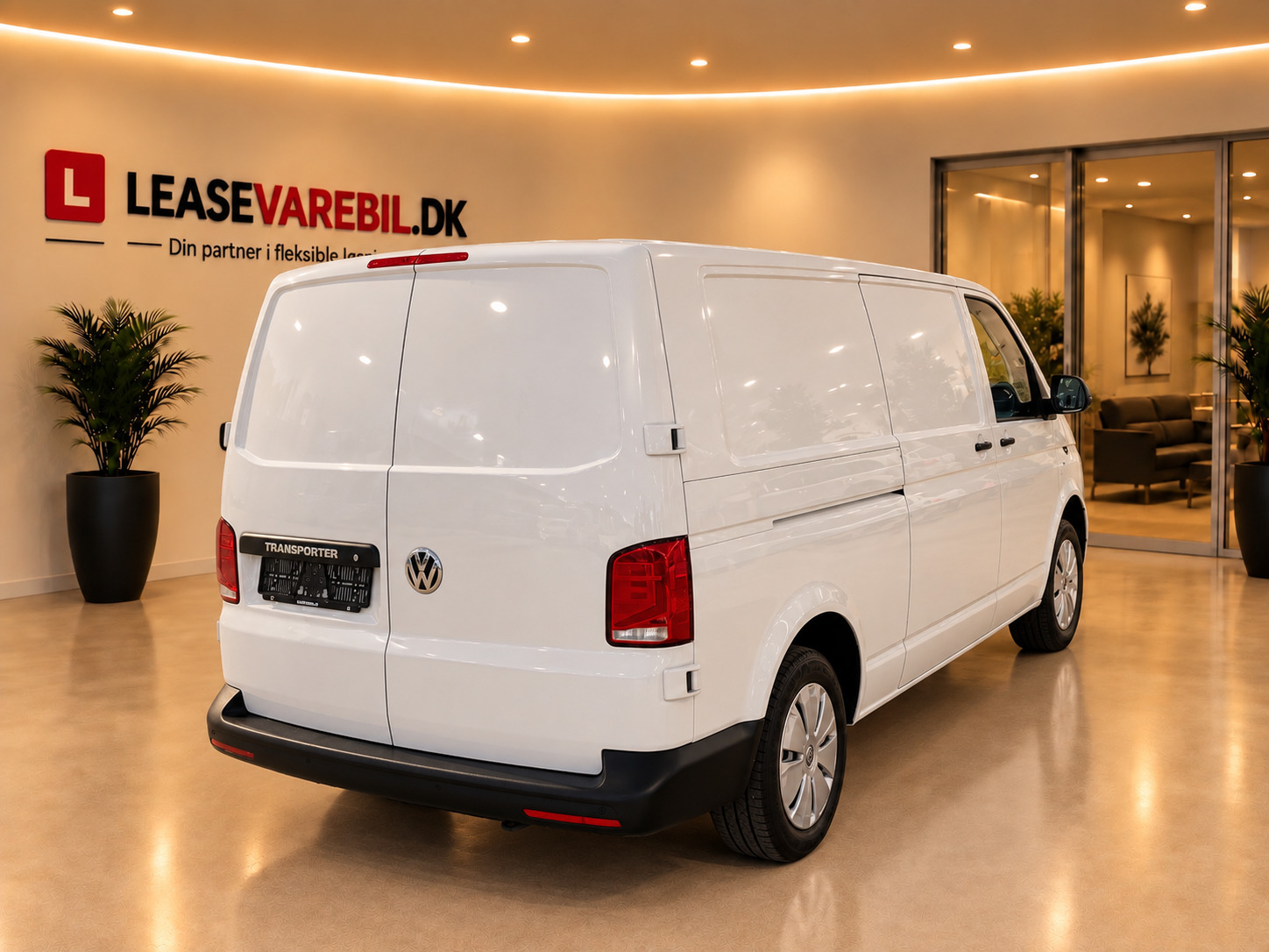 Hvid VW Transporter fra 2021
