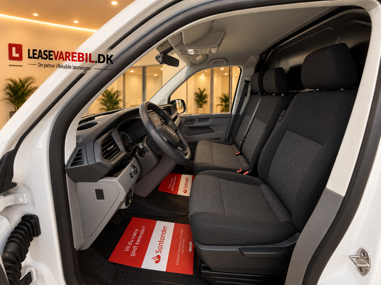 Hvid VW Transporter fra 2021