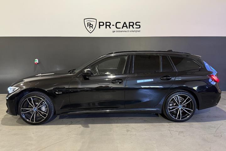 undefined BMW 330e fra 2021