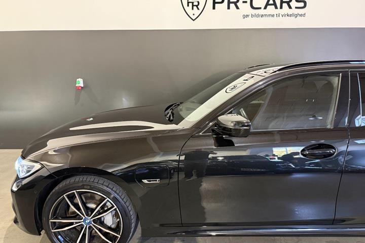 undefined BMW 330e fra 2021